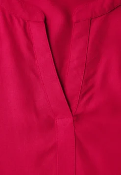 Blouse van viscose met gespleten hals