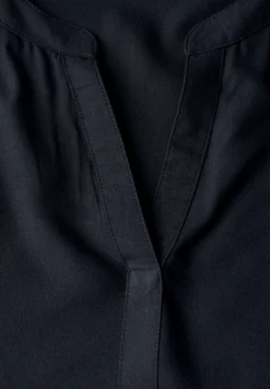 Blouse van viscose met gespleten hals
