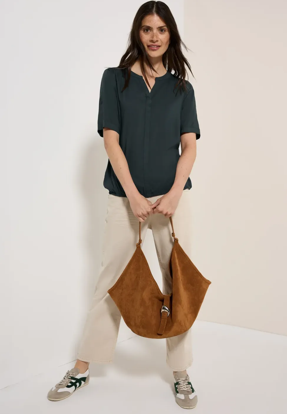 Blouse van viscose met gespleten hals
