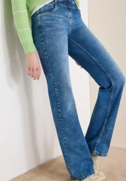 Bootcut jeans