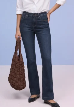 Bootcut jeans