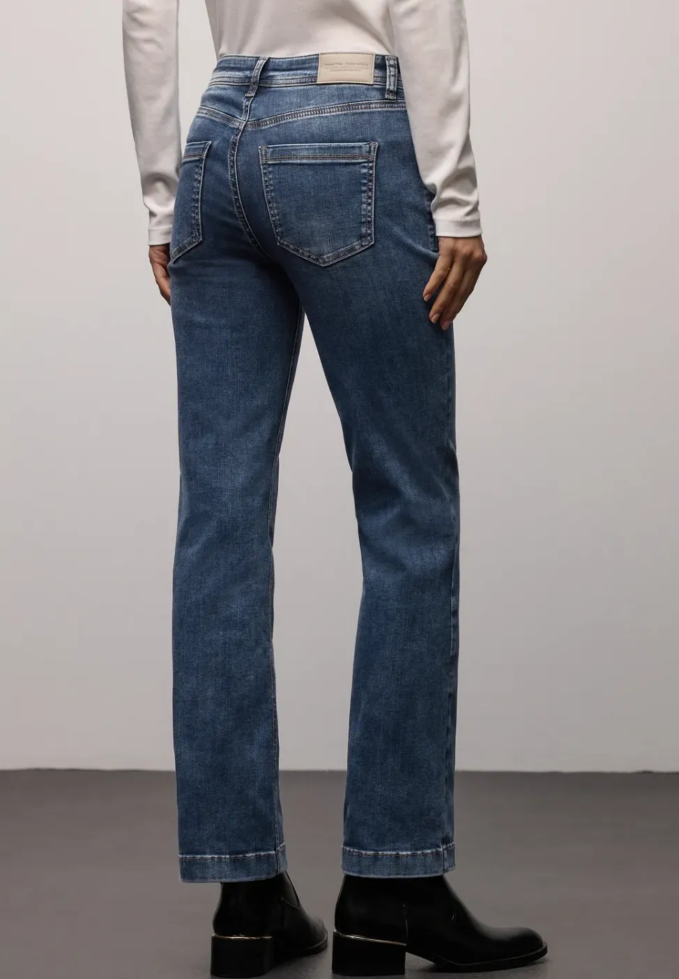 Bootcut jeans