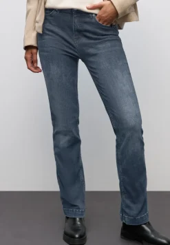 Bootcut jeans