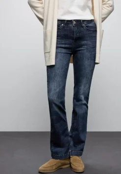 Bootcut jeans