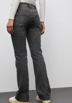Bootcut jeans