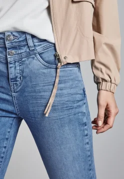 Bootcut jeans