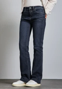 Bootcut jeans