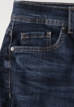 Bootcut jeans