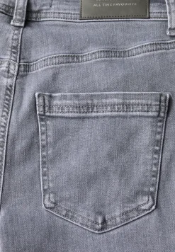 Bootcut jeans