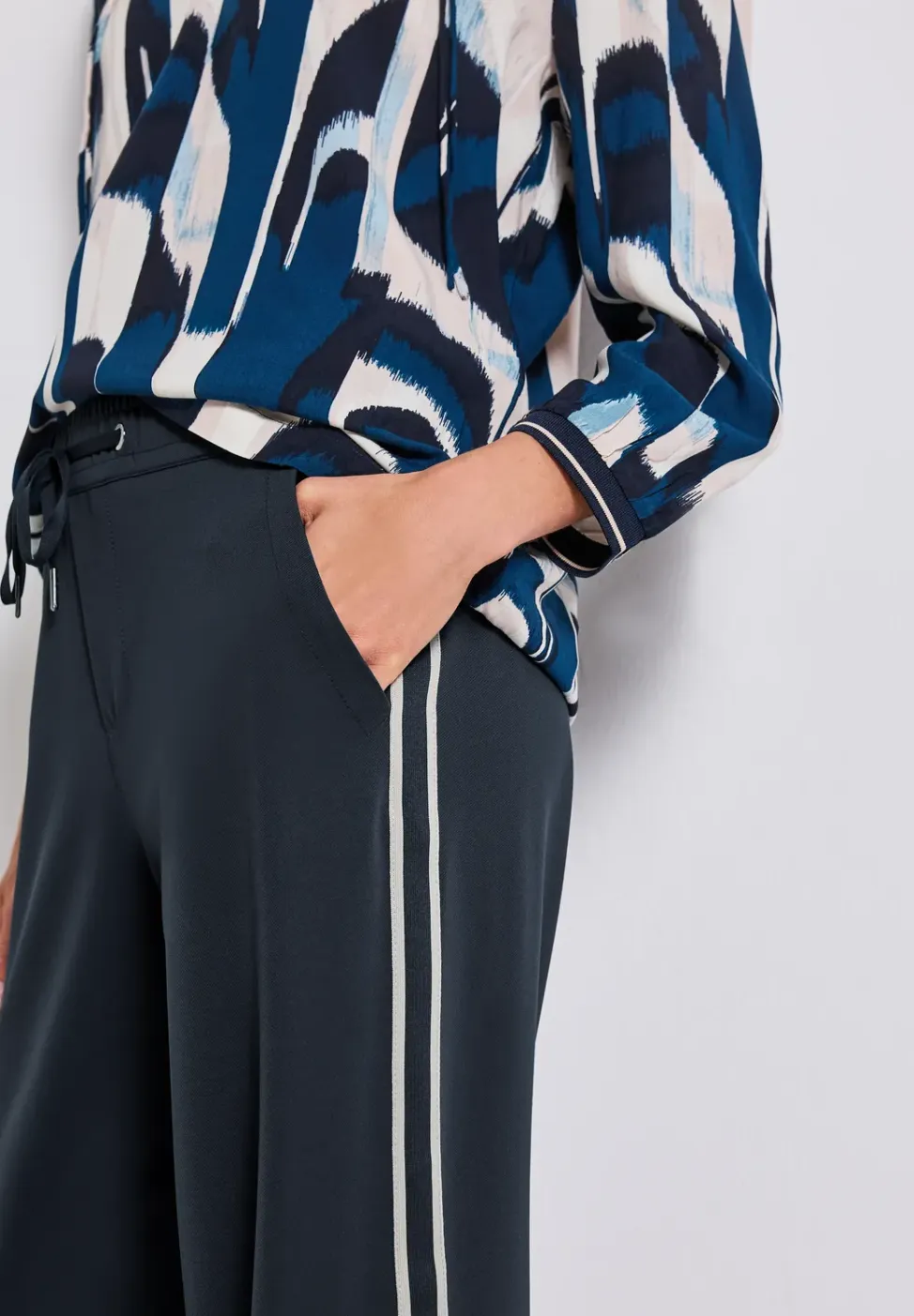 Broek met galonstrepen