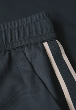 Broek met galonstrepen