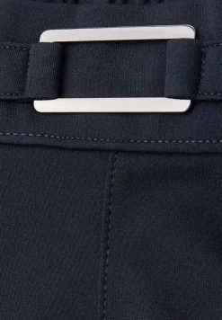 Broek met rechte pijpen en details