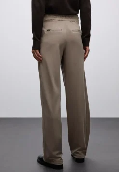 Broek met rechte pijpen en details
