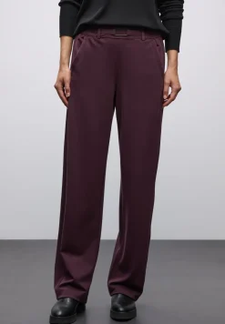 Broek met rechte pijpen en details