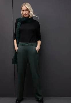 Broek met rechte pijpen en details
