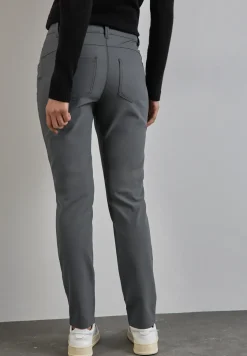 Broek met ritsdetails