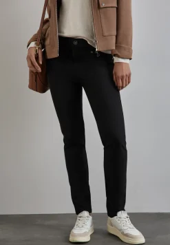 Broek met ritsdetails