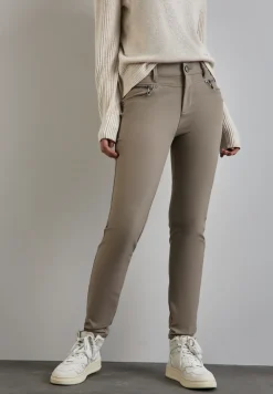 Broek met ritsdetails
