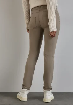 Broek met ritsdetails