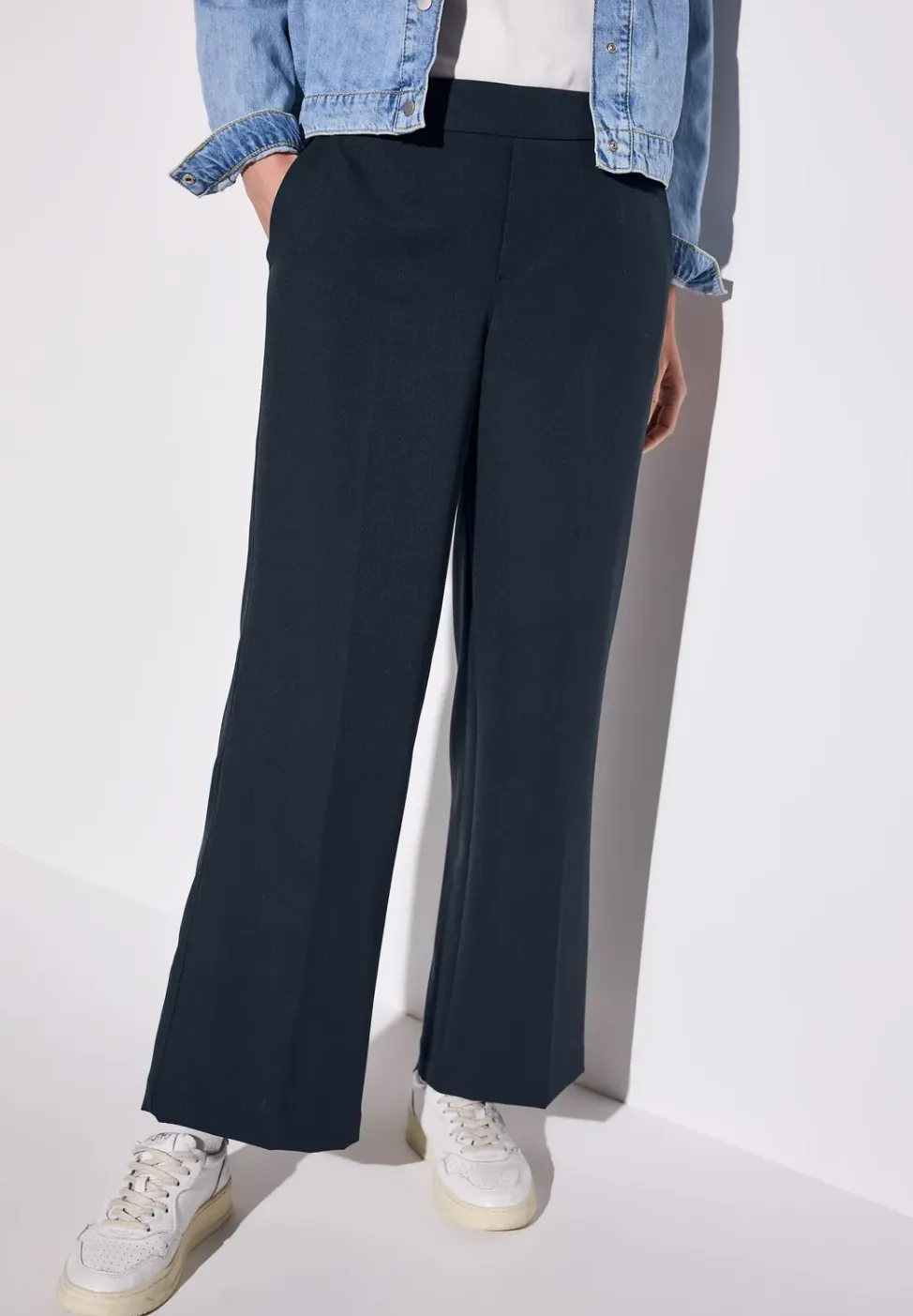 Broek met wijde pijpen in keperstof