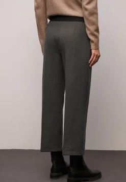 Broek met wijde pijpen in visgraatmotief