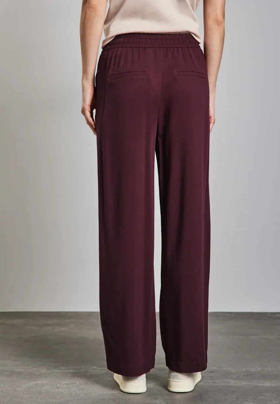 Broek met wijde pijpen in keperstof