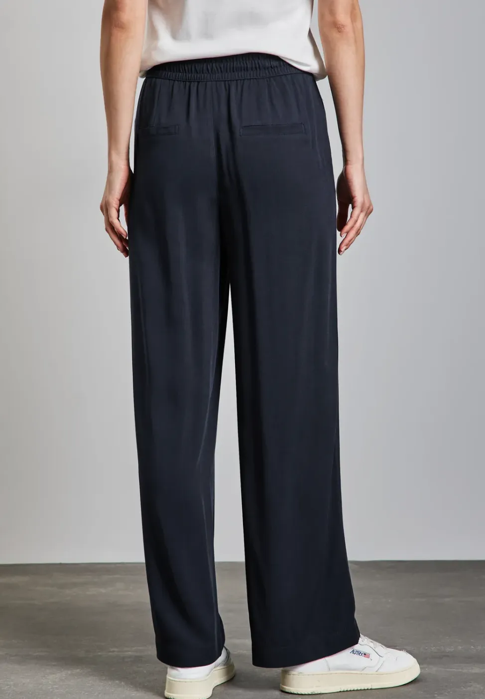 Broek met wijde pijpen in keperstof