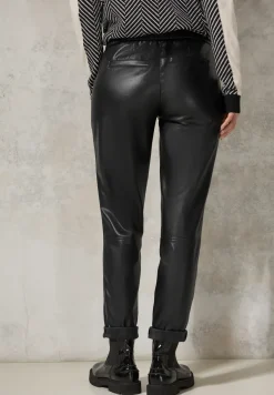 Broek in lederlook