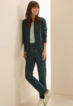Broek met leopatroon