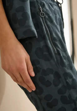Broek met leopatroon