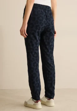Broek met leopatroon