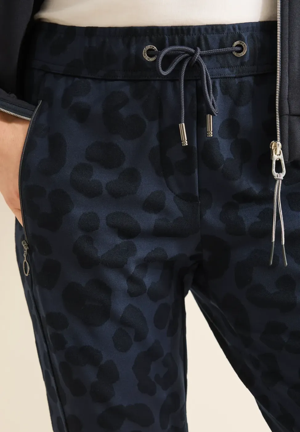 Broek met leopatroon