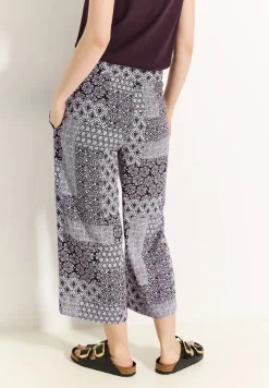 Broek met patchworkprint