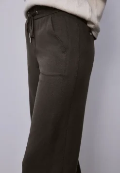 Broek met rechte pijpen en tape