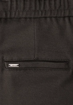 Broek met rechte pijpen en tape