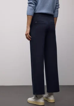 Broek met rechte pijpen en tape