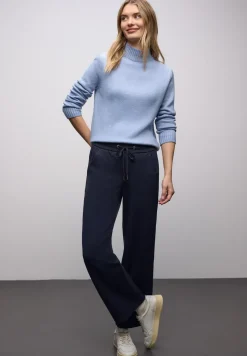 Broek met rechte pijpen en tape