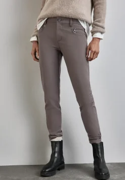 Broek met ritsdetails