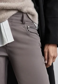 Broek met ritsdetails