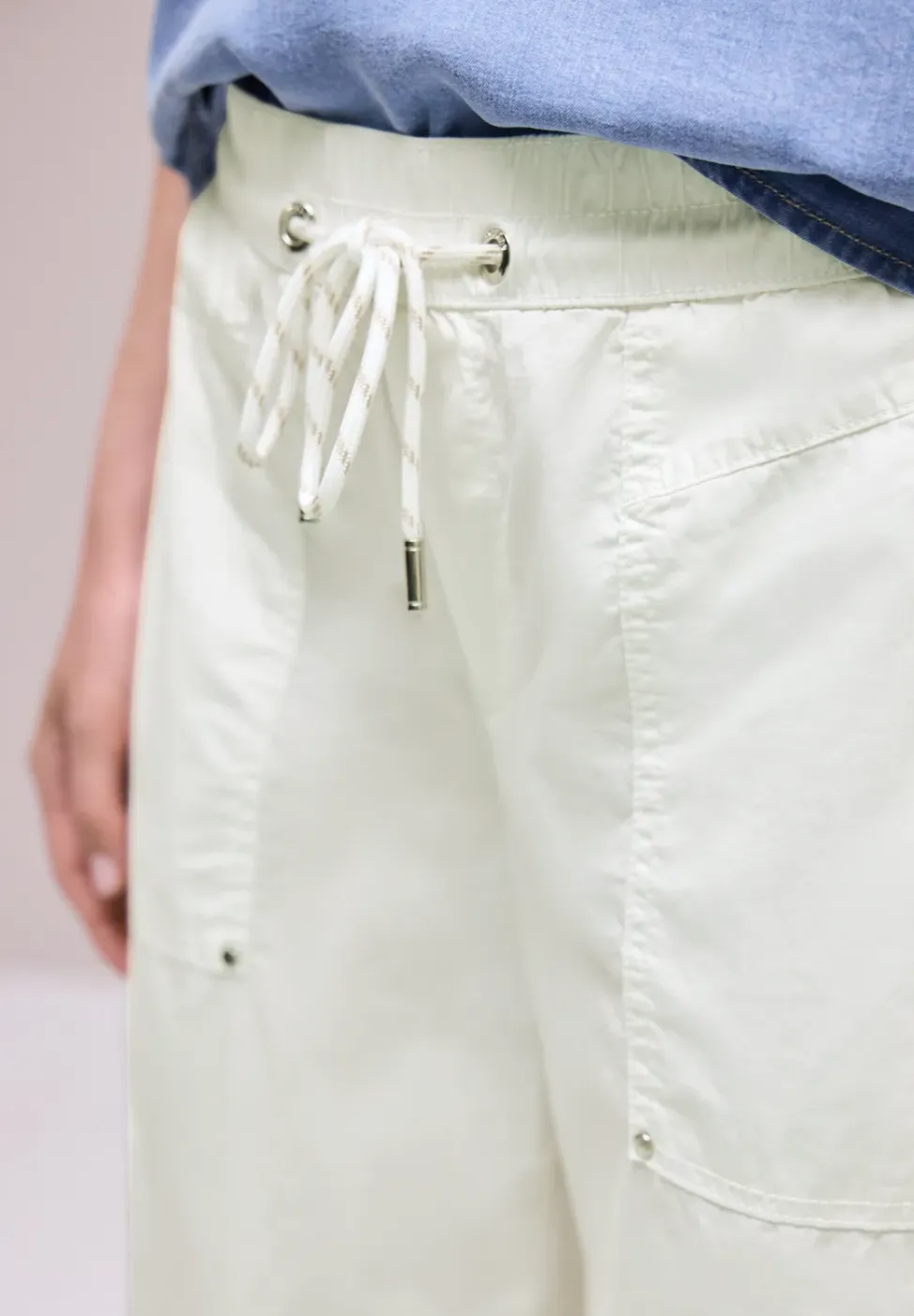 Broek met spijlpijpen in papertouch kwaliteit