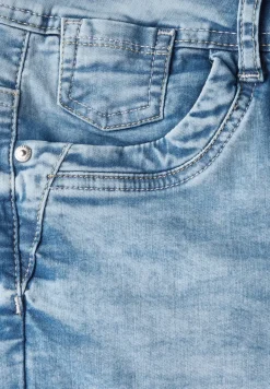 Casual fit denim shorts
