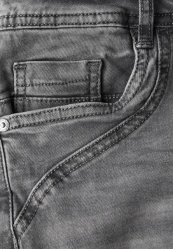 Casual fit denim shorts