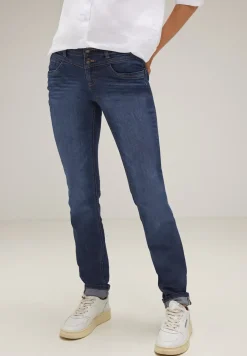 Casual fit jeans