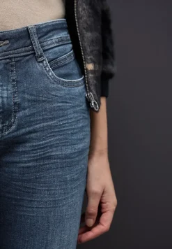 Casual jeans
