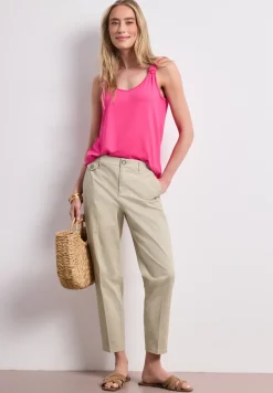 Casual fit chino's in een zachte stof