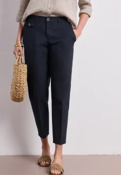 Casual fit chino's in een zachte stof