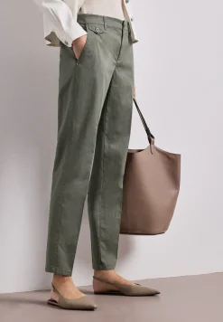 Casual fit chino's in een zachte stof