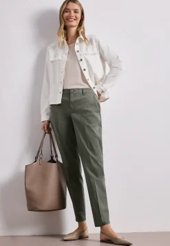 Casual fit chino's in een zachte stof
