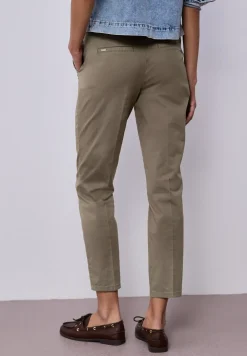 Casual fit chino's in een zachte stof