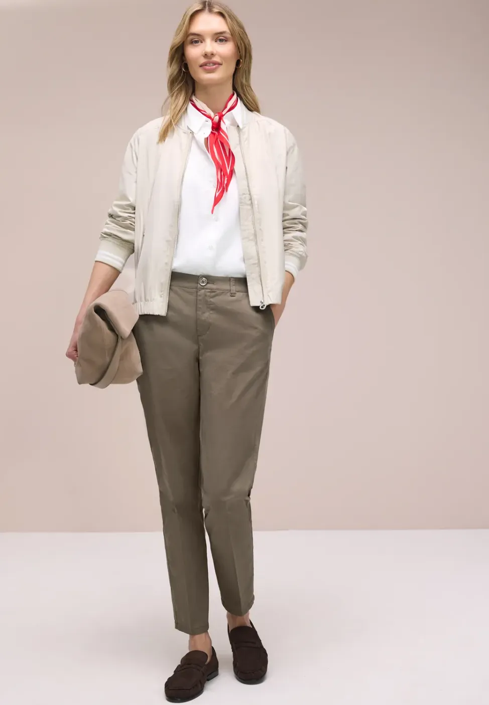 Casual fit chino's in een zachte stof
